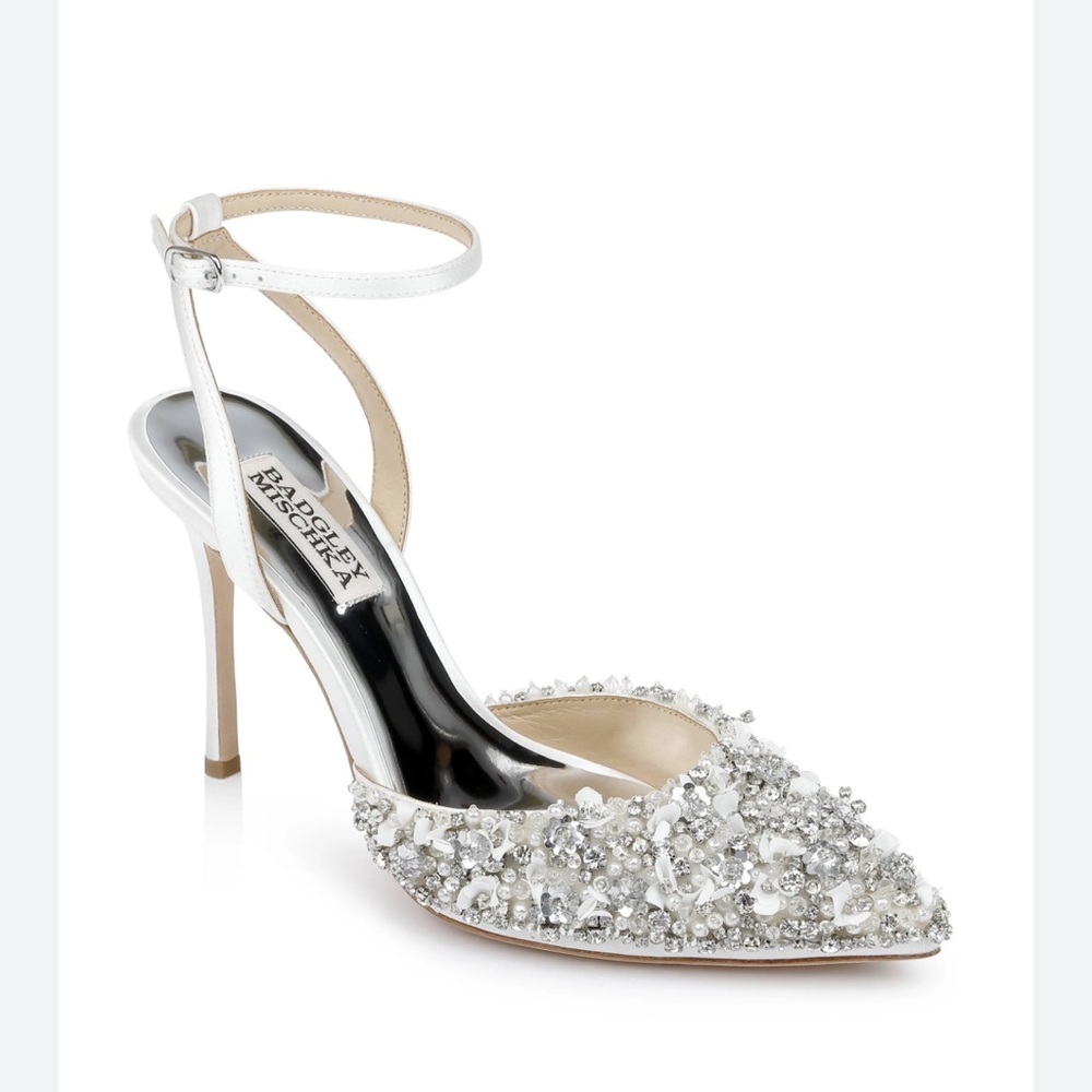 Badgley Mischka Nicolitie White Satin Heel. NWOB size 8 1/2